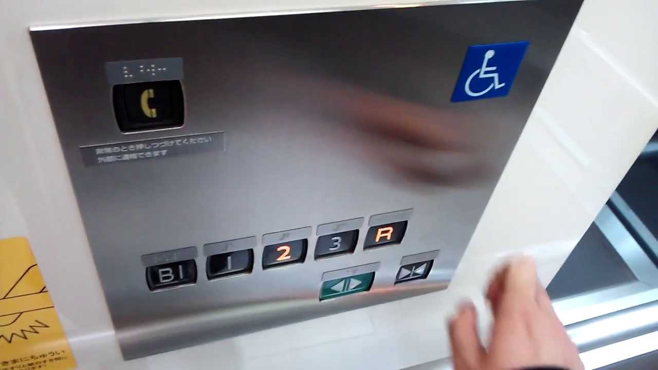 ベルモール宇都宮のシースルーエレベーター