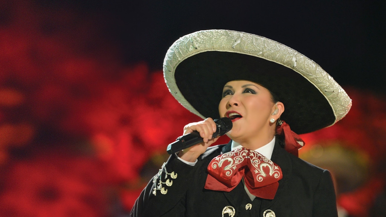 Ana gabriel con mariachi