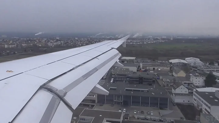 Lufthansa Airbus A319-100 landing at Frankfurt Airport, FRA