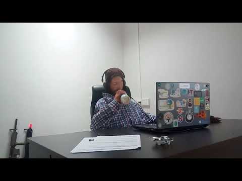 ჰამაკით მფრინავი Deep Purple-ს უსმენს