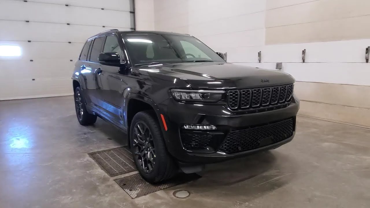 2025 Jeep Grand Cherokee Summit Reserve - Black - Stock 13625