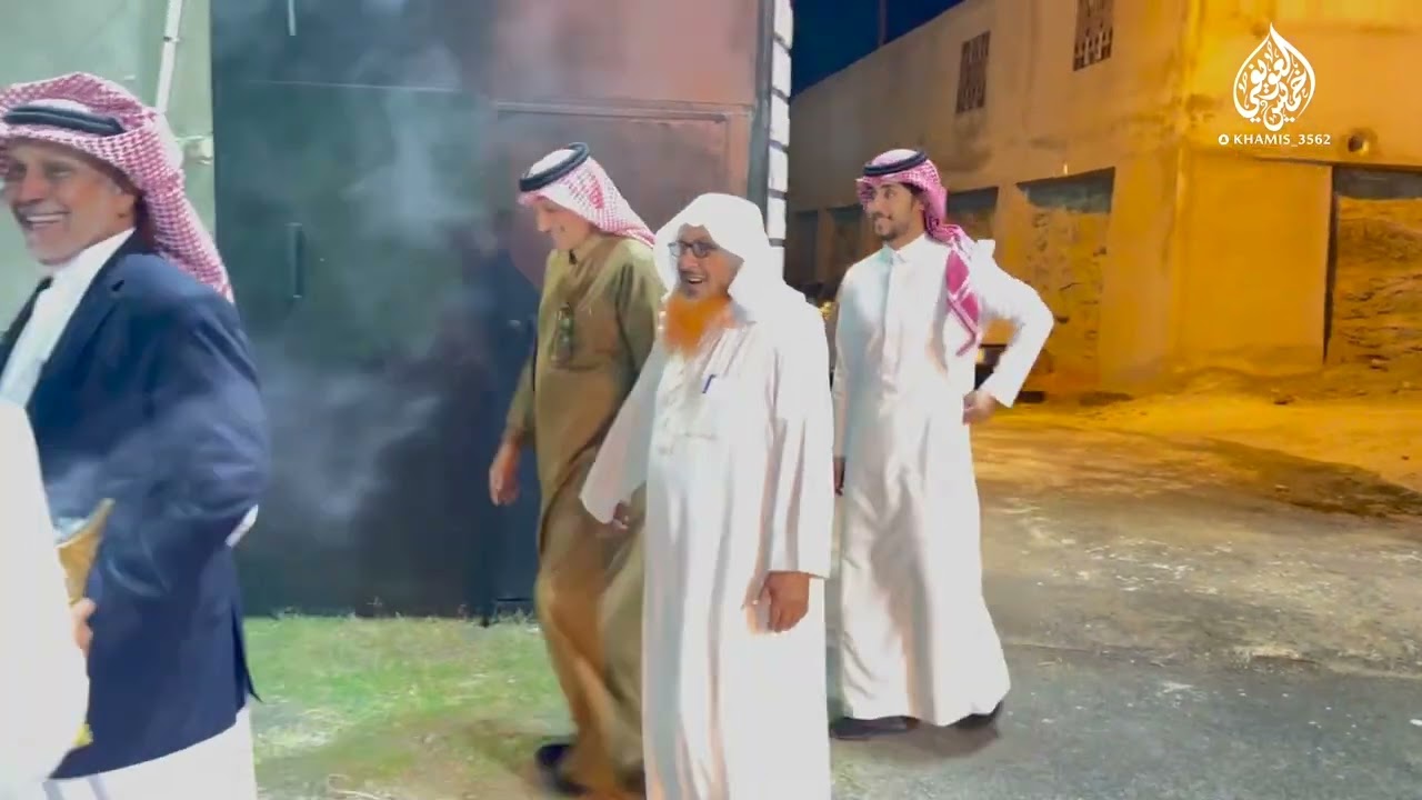 عزيمة الشاعر محمد بن قشموع لأخواله وعدد من مشائخ وأعيان وشعار قبيلة زهران بمنزله العامر بقرية بطيلة