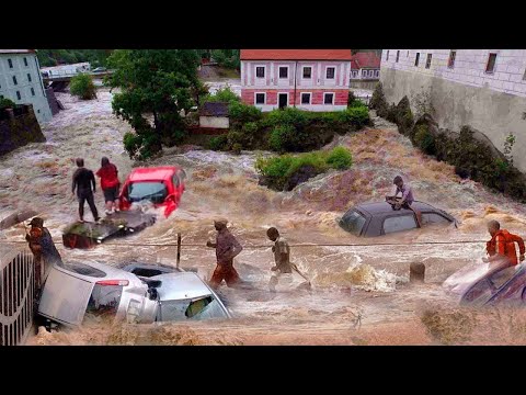 Streets plunged into Сhaos in russia   ! scary floods  DESTROYED Homes and cars in Sochi