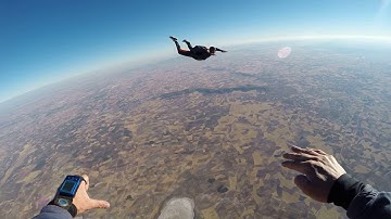 Jono on aff course level 6 and doing his learn to skydive course with www.learnskydiving.co.uk