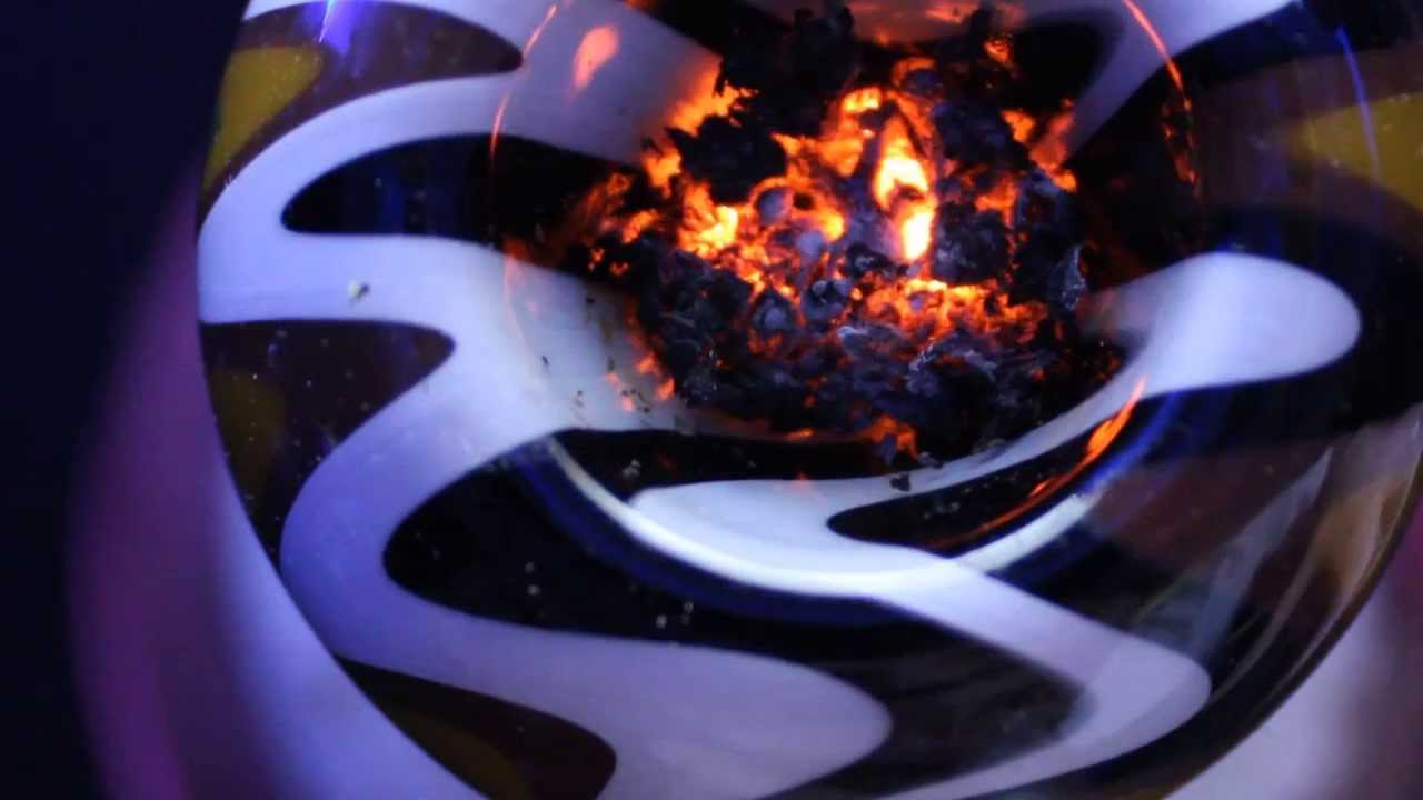 HD | Close-up | Smoking Weeeeed