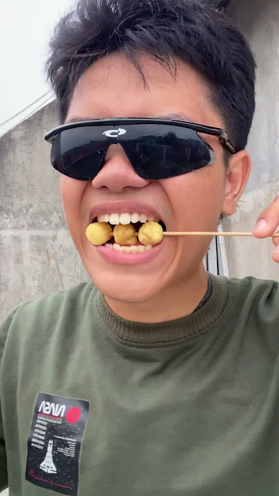 Kind Grandpa Eats Candy 🥳🍡🤏🏻Skewers and the Funny Ending yx5445566 #shorts