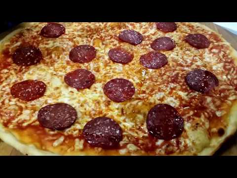 Vídeo: Com Fer Pizza De Salami