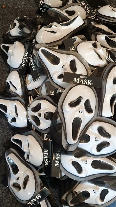 A lot of new stock ghostface masks