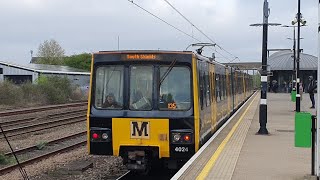 Tyne And Wear Metro Metrocar 4024 Between Monument And Wallsend Yellow Line
