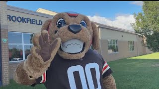 Browns mascot greets local students on first day of classes
