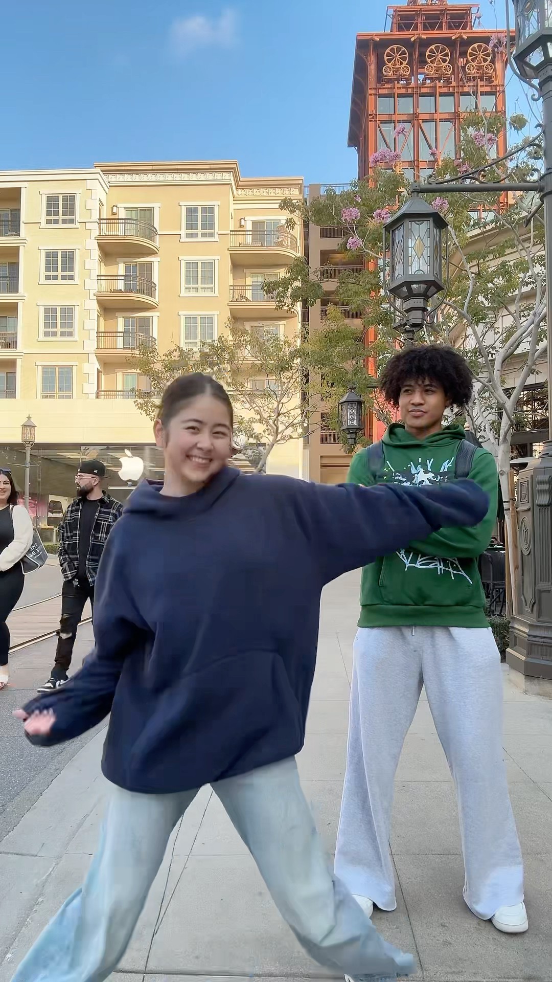 i FINALLY learned how to do this dance ? #shorts #skyyjade @SofiManassyan
