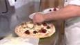 Evde Mükemmel Bir Pizza Yapmak İçin Püf Noktaları ile ilgili video