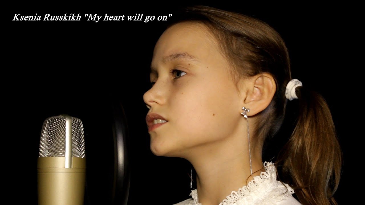 василиса георгий чернядьев. картинка две девочки с цветами. девушка в платье летом спиной. The women. беззаботное детство.