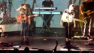 Tegan and Sara - Living Room (cute Sara marching!) - Ritz, Manchester - 8th June 2013