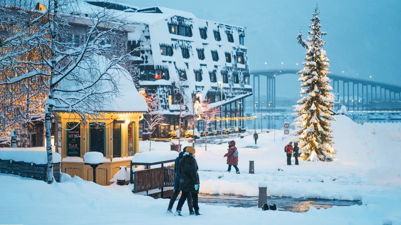 Christmas Eve POV Street Photography in Tromsø, Norway
