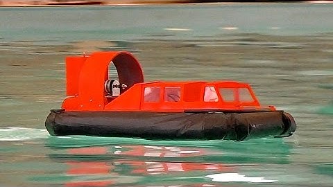 RC MODEL HOVERCRAFT ON THE POOL / Faszination Modellbau Friedrichshafen 2016