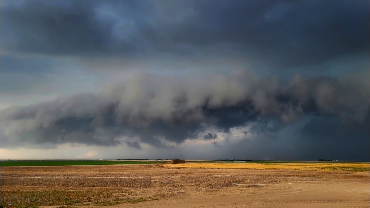 Tornado Warned Storm Near Garden City, Kansas - YouTube