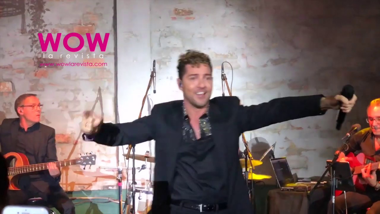 David Bisbal canta 'En Tus Planes' | Showcase Miami