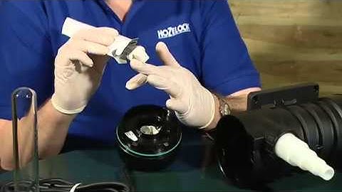 Changing a Hozelock Vorton bulb - Bradshaws Direct