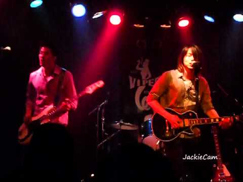 3 Royal Pirates - Drum-bass solo + Shooter (Viper Room 082711 JackieCam).wmv