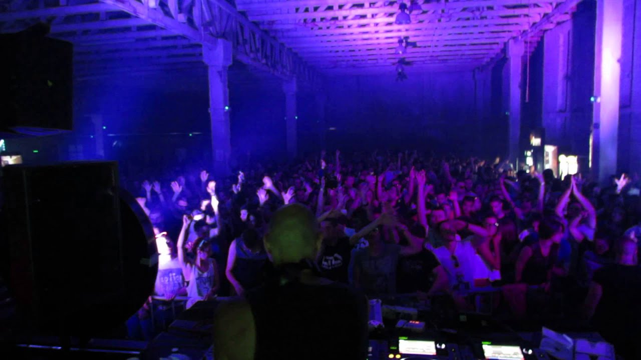 [FULL HD] Len Faki live at Magacin Depo Belgrade dropping Age of love