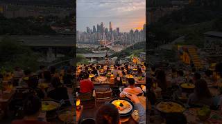 I went to Chongqing once. The scenery here is really beautiful.