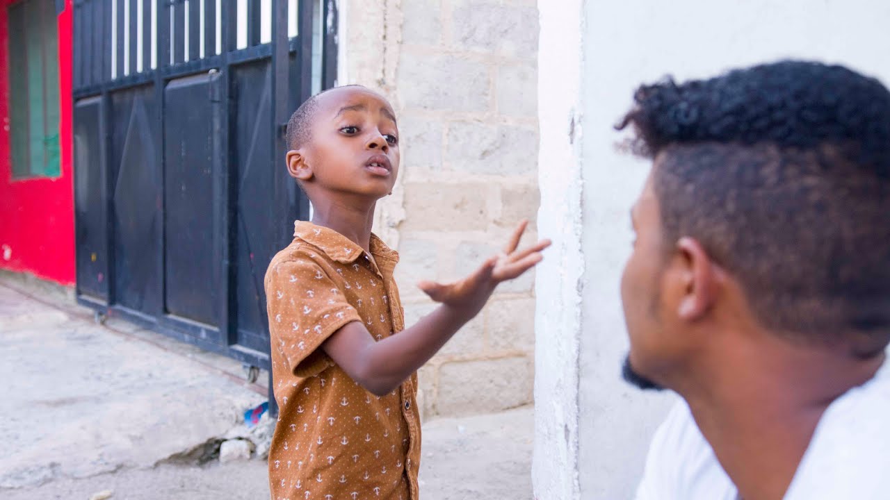 USIMFUNDISHE MTOTO TABIA ZA AJABU