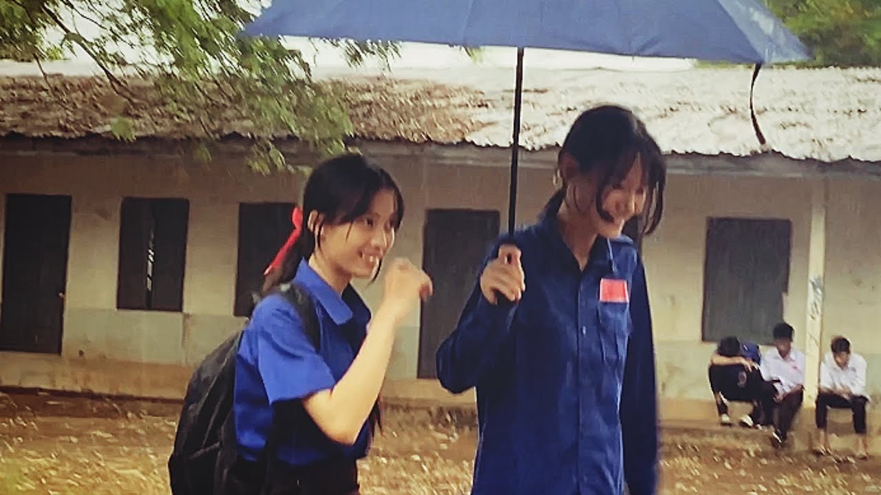 ສຸກຫັນຫາ : ກາງຄັນຮົ່ມຕີດອກແບບໂຣແມນຕິ້ກ