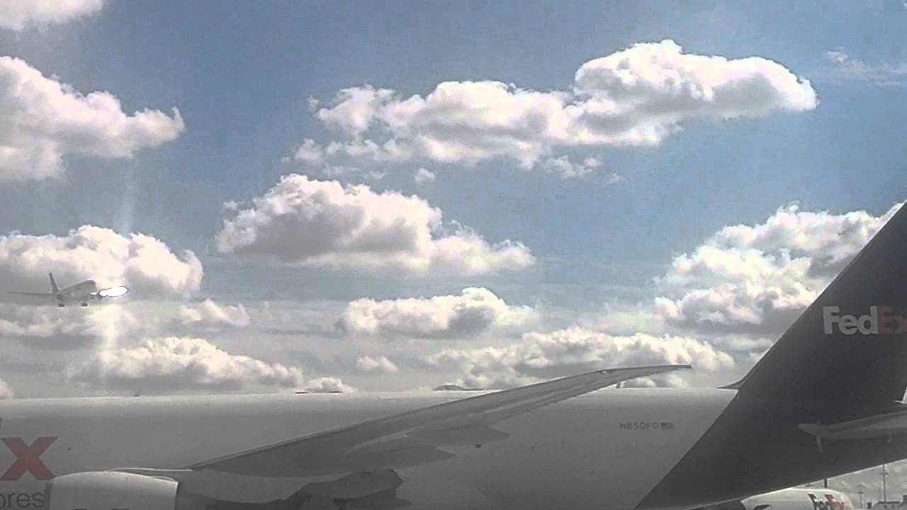 The FedEx B767-300F arrives in Memphis