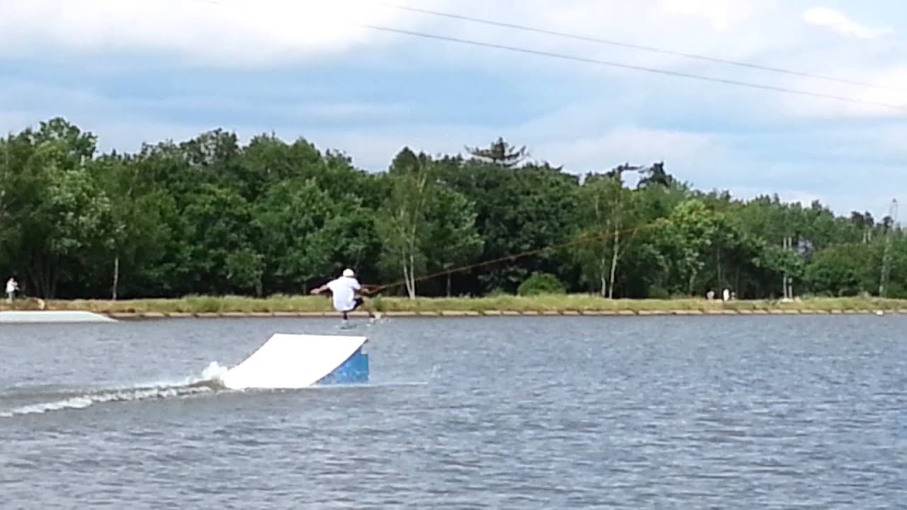 Wakeskate swich fs bigspin on kicker YouTube