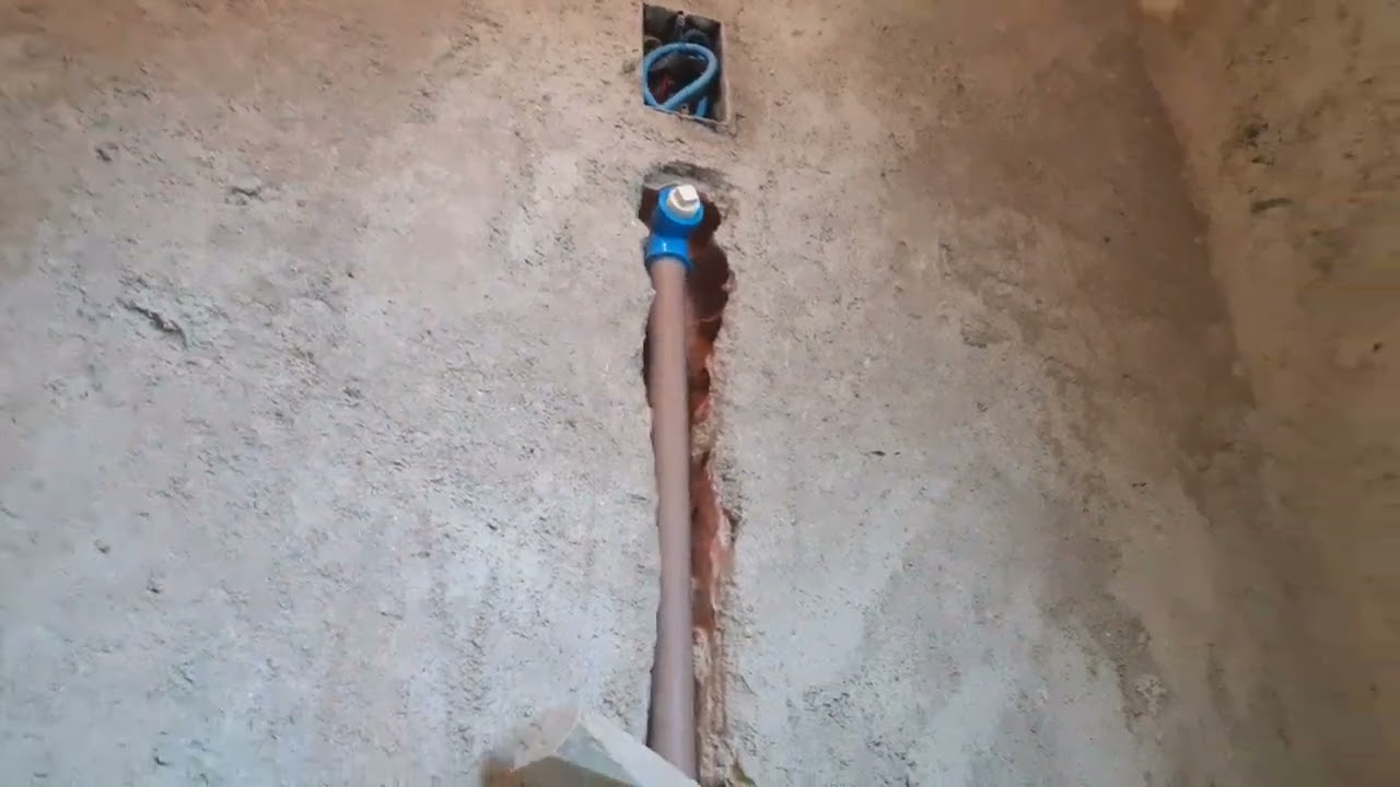 tubo de hidráulica não pode ser esforçado na parede  com o tempo da vazamento