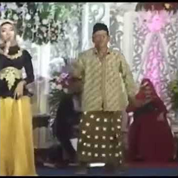 Nyampe melorot sarung sibapak