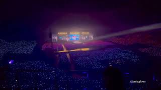 Look at the lightstick wave for the Day 1 Fate concert in Kyocera Dome, Osaka 🥹❤️🧡💛💚🩵💙💜🩷 #enhypen screenshot 4