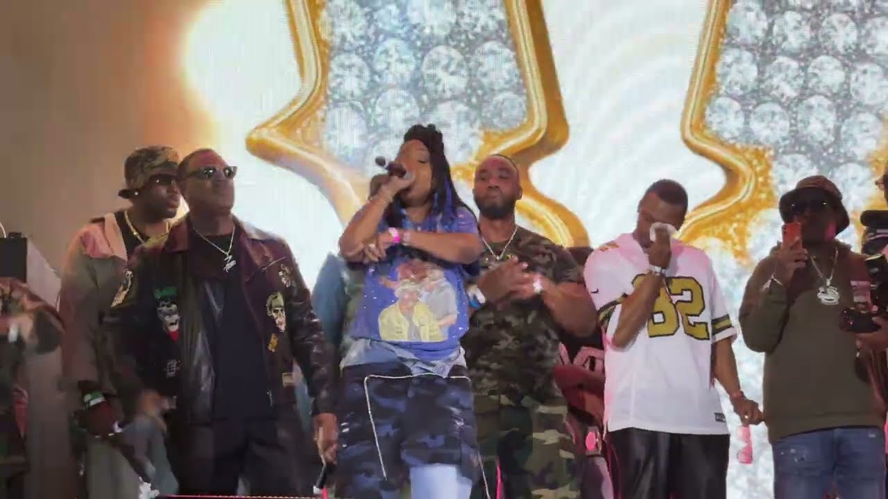 Cash Money Vs No Limit - Mia X Performs Freak Hoes Live