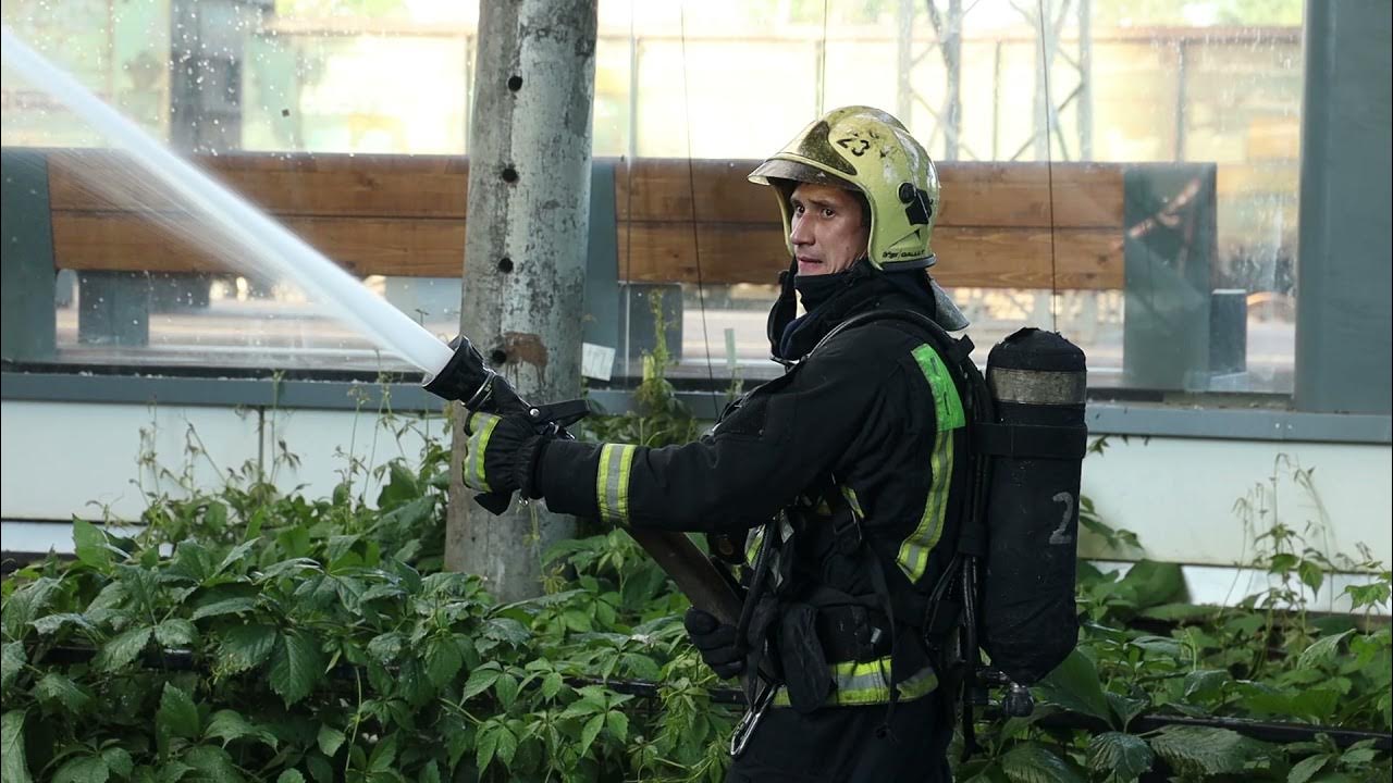 пожар в сао москвы сейчас. пожар на подстанции бескудниково. авария на подстанции. авария на подстанции. баррикады завод волгоград склад.