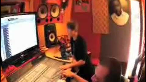 Justin Bieber and Sean Kingston in the studio!