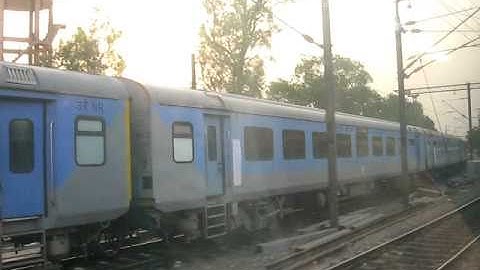 Bhopal Shatabdi parallels Lucknow Swarna Shatabdi