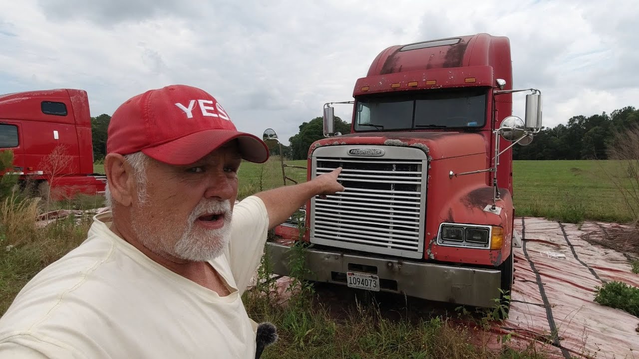 WILL IT START!? FreightLiner sitting for 6yrs. I HOPE SO!!!