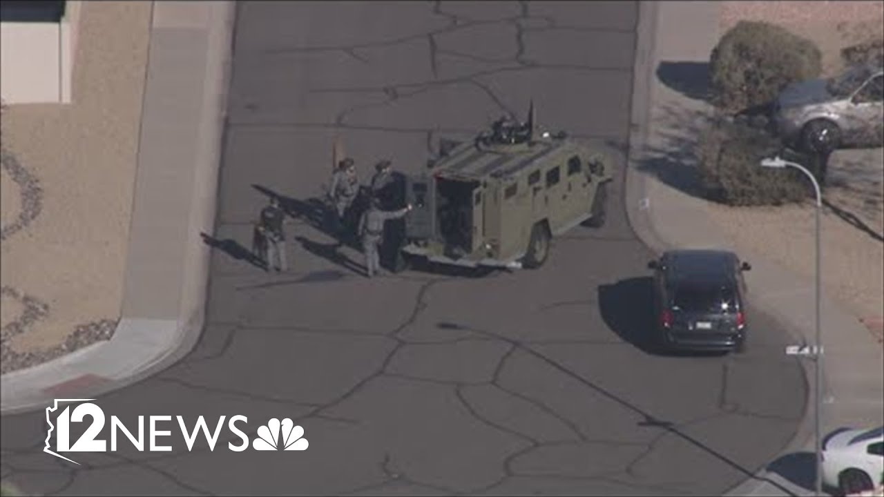 Man in custody after standoff in Peoria - YouTube