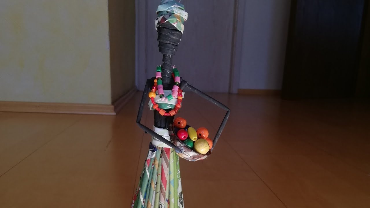 African Women - How to Make With Newspaper Rolls