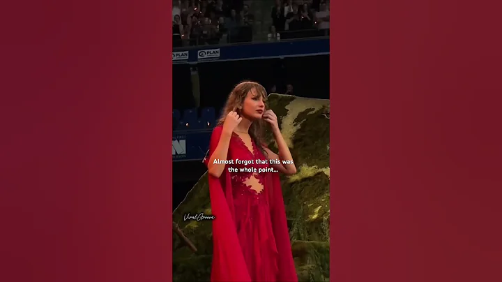 Taylor Swift Breaks Down After Removing Her Earpiece 😭 (Emotional Moment)#celebrity  #taylorswift