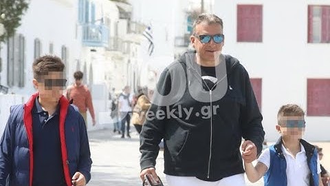 Για βόλτα στην Μύκονο με τους δυο γιους του ο Γιώργος Λιάγκας