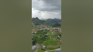 Làng Lô Lô Chải nhìn từ cột cờ Lũng Cú #travel #hagiang #dulich