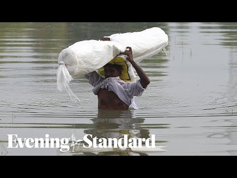 Pakistan floods: Dramatic