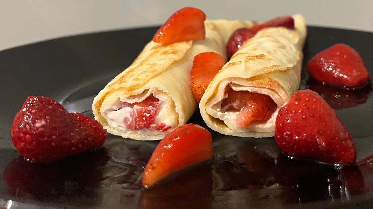 Zdrowe na mleku kokosowym .Naleśniki z serkiem mascarpone i truskawkami .