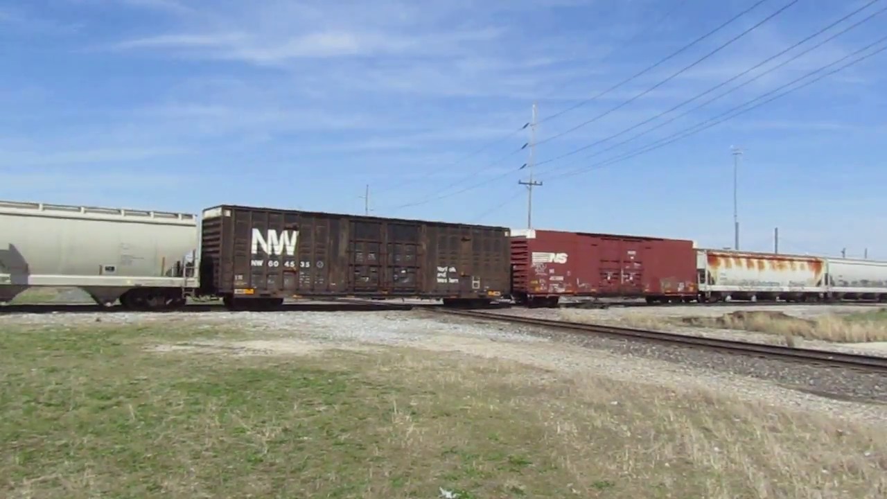 Norfolk Southern 32Q at Decatur, IL Apr. 8, 2017 YouTube
