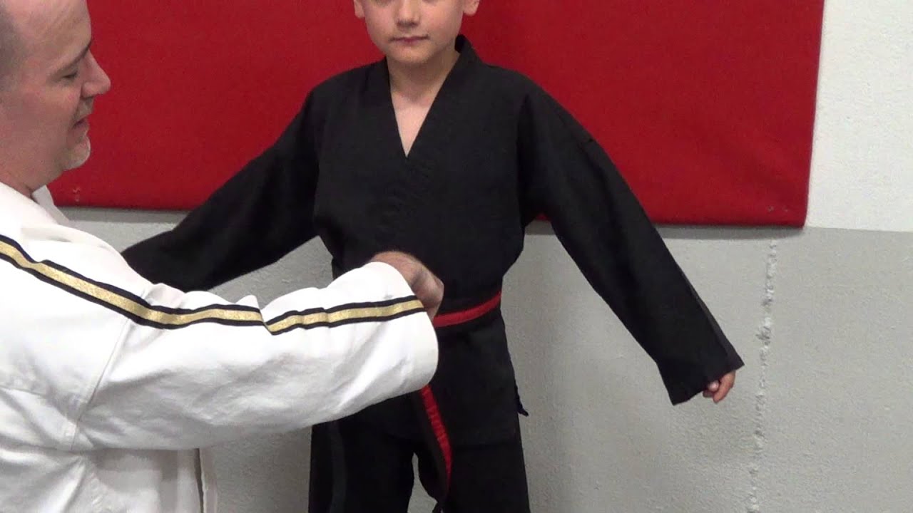 How to tie a karate belt - YouTube