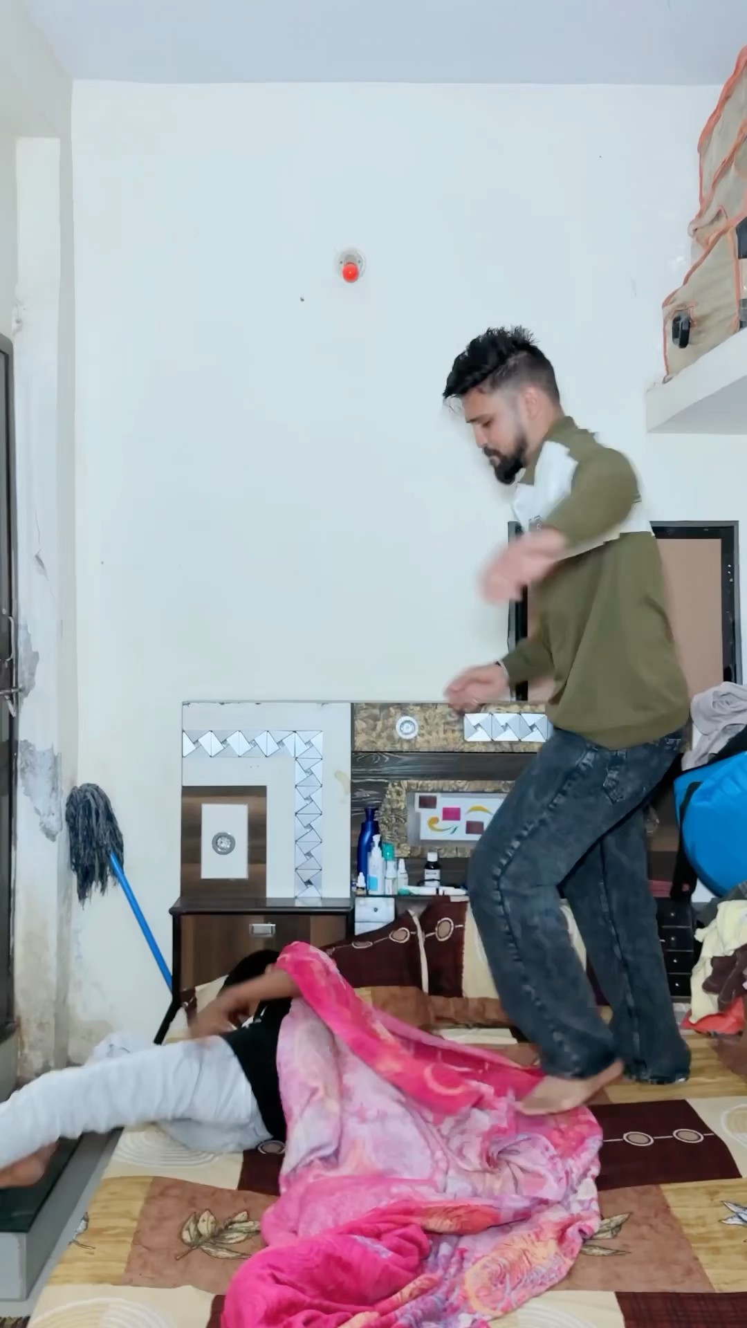 Biwi no.1?||funny videos||#comedy #biwino1 #youtubeshorts #golu008 #padosankabacha #funny