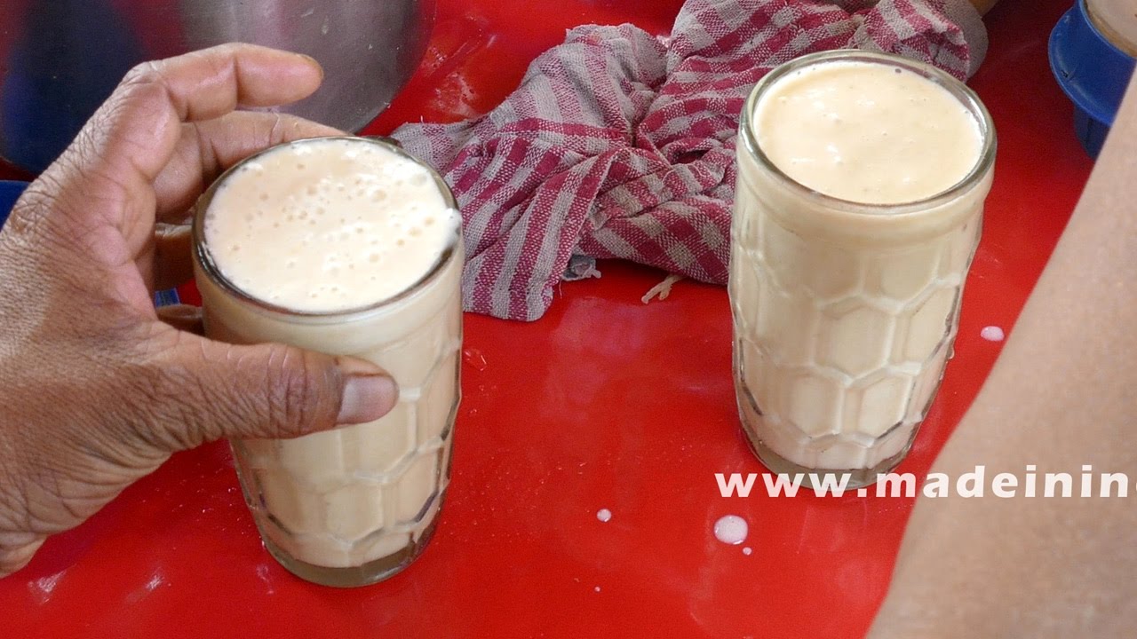 How to Make a Banana Milkshake ROAD SIDE JUICE CENTER street food