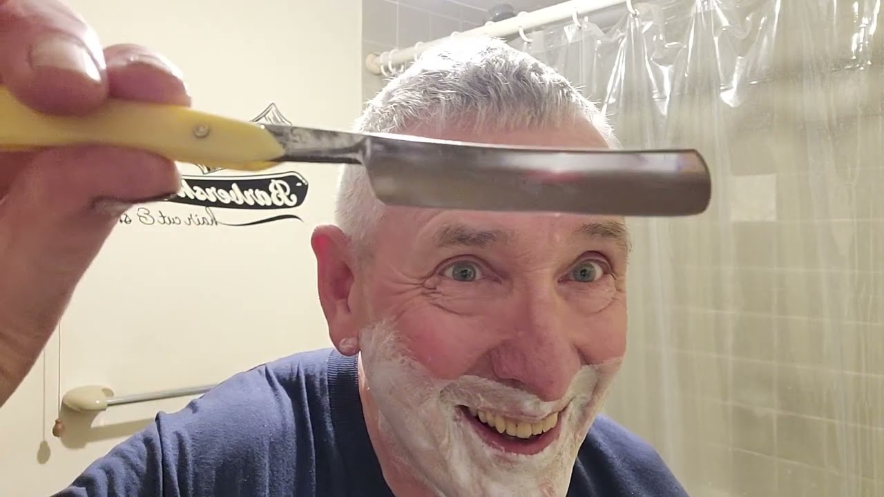 4 razor test shave , 3 frames , 1 Russian 'Paketa'⅝ hollow grind.